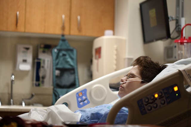 Hospital Expert Advisory Group - photo by alexander-grey-7PZ8Gb-pmaA-unsplash